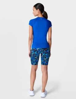 Sweaty Betty Athlete Seamless Gym T-Shirt - Lightning Blue -The Sports Edit sweaty betty athlete seamless gym t shirt lightning blue sb6546 2