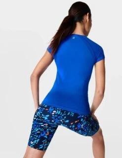 Sweaty Betty Athlete Seamless Gym T-Shirt - Lightning Blue -The Sports Edit sweaty betty athlete seamless gym t shirt lightning blue sb6546 3