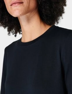 Sweaty Betty Essential Crew Neck T-Shirt - Black -The Sports Edit sweaty betty essential crew neck t shirt black sb9687 4