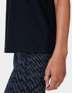 Sweaty Betty Essential Crew Neck T-Shirt - Black -The Sports Edit sweaty betty essential crew neck t shirt black sb9687 5