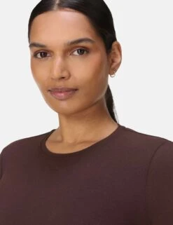 Sweaty Betty Essential Sculpt Long Sleeve Top - Sable Brown -The Sports Edit sweaty betty essential sculpt ls top sable brown sb9818 2