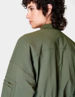 Sweaty Betty Explorer Bomber Jacket - Ivy Green -The Sports Edit sweaty betty explorer bomber jacket ivy green sb9608 3