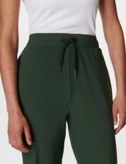 Sweaty Betty Explorer Side Stripe Trouser - Trek Green 10 Sweaty Betty Explorer Side Stripe Trouser - Trek Green -The Sports Edit sweaty betty explorer side stripe trouser trek green sb9785r 4