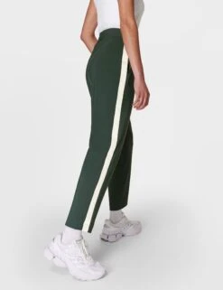 Sweaty Betty Explorer Side Stripe Trouser - Trek Green 12 Sweaty Betty Explorer Side Stripe Trouser - Trek Green -The Sports Edit sweaty betty explorer side stripe trouser trek green sb9785r 6