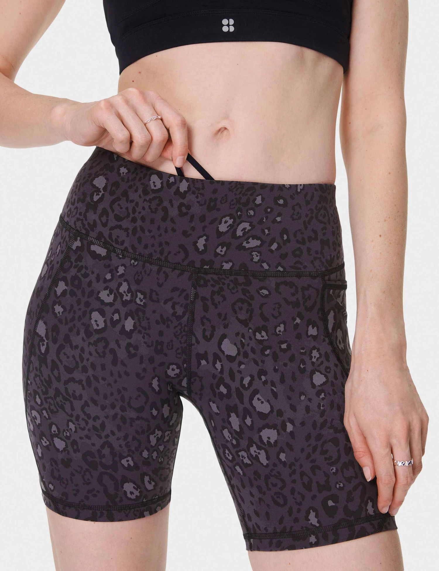 Sweaty Betty Power 6" Cycling Shorts - Black Luxe Leopard 3 Sweaty Betty Power 6" Cycling Shorts - Black Luxe Leopard