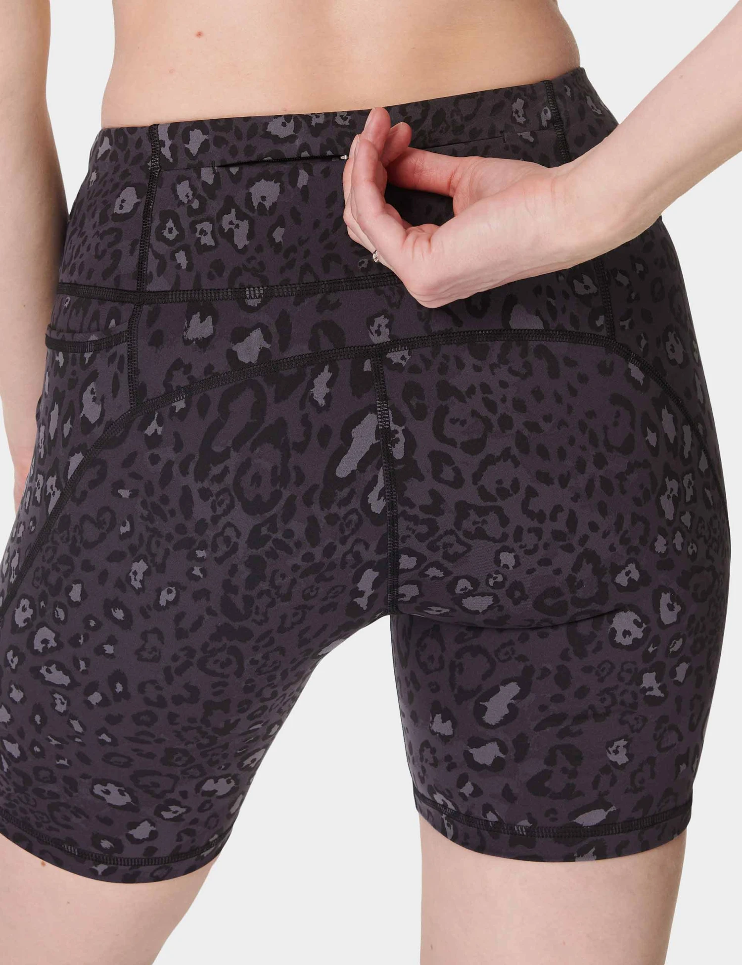 Sweaty Betty Power 6" Cycling Shorts - Black Luxe Leopard 4 Sweaty Betty Power 6" Cycling Shorts - Black Luxe Leopard - Image 2