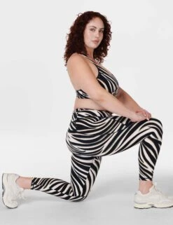 Sweaty Betty Power 7/8 Gym Leggings - Black Waved Zebra Print -The Sports Edit sweaty betty power 7 8 gym leggings black waved zebra print sb5400 2