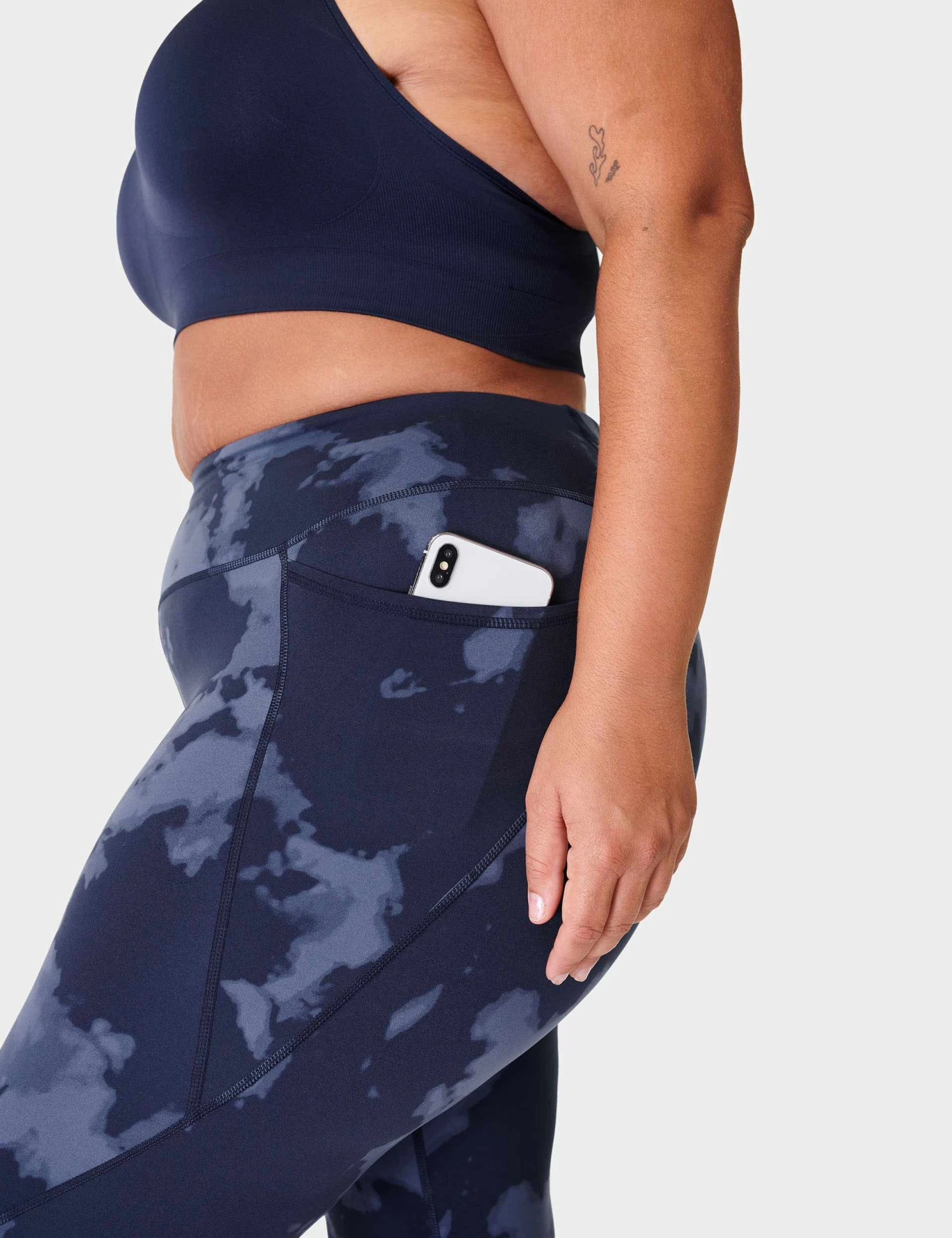 Sweaty Betty Power 7/8 Gym Leggings - Blue Fade Print 8 Sweaty Betty Power 7/8 Gym Leggings - Blue Fade Print - Image 6
