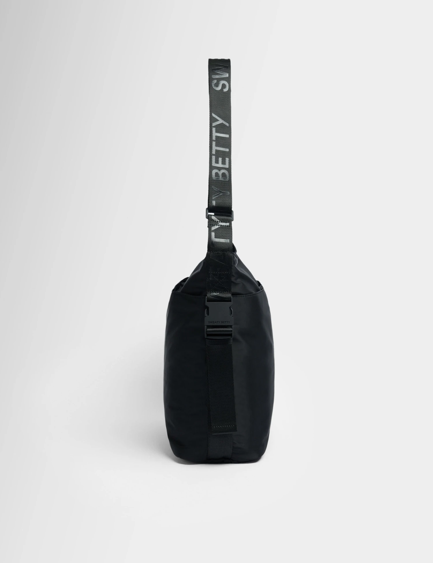 Sweaty Betty Strive Tote - Black 6 Sweaty Betty Strive Tote - Black - Image 4