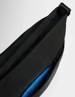 Sweaty Betty Strive Tote - Black 16 Sweaty Betty Strive Tote - Black -The Sports Edit sweaty betty strive tote black sb9707 7