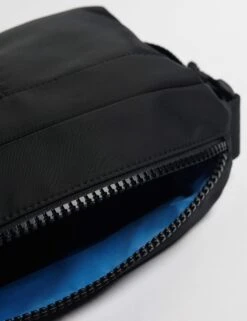 Sweaty Betty Strive Washbag - Black -The Sports Edit sweaty betty strive washbag black sb9710 2