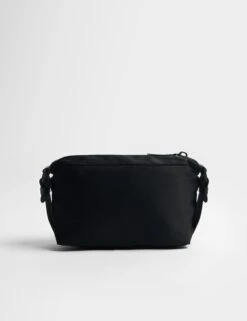 Sweaty Betty Strive Washbag - Black -The Sports Edit sweaty betty strive washbag black sb9710 6