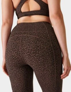 Sweaty Betty Super Soft 7/8 Yoga Leggings - Brown Leopard Marking Print -The Sports Edit sweaty betty super soft 7 8 yoga leggings brown leopard marking print sb6916 2