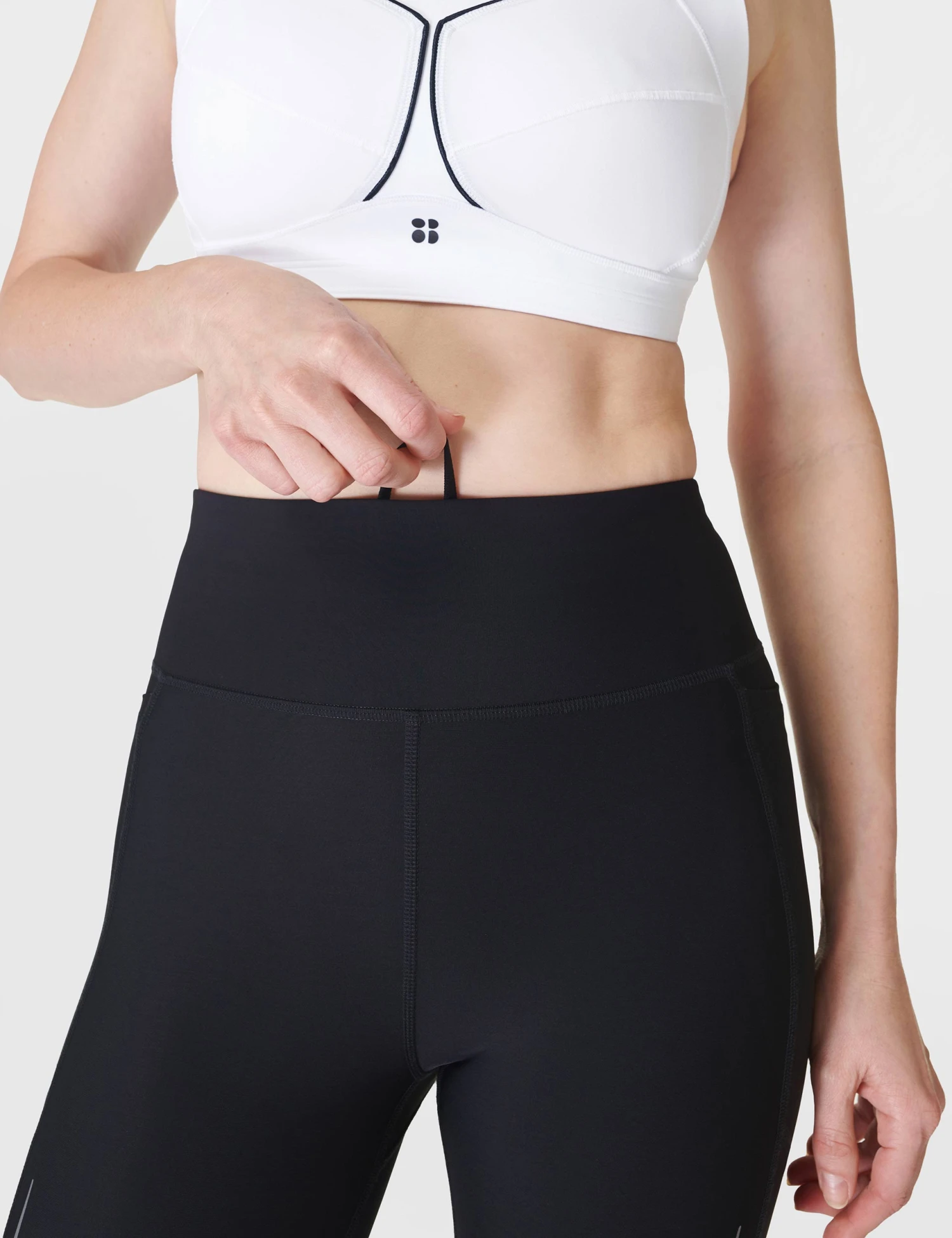 Sweaty Betty Zero Gravity 7/8 Illuminate Run Legging - Black 5 Sweaty Betty Zero Gravity 7/8 Illuminate Run Legging - Black - Image 3