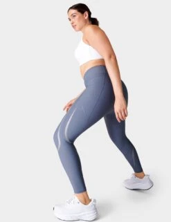 Sweaty Betty Zero Gravity 7/8 Illuminate Run Legging - Endless Blue -The Sports Edit sweaty betty zero gravity 7 8 illuminate run legging endless blue sb9103 4