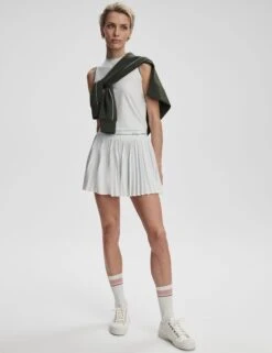 Varley Clemency Mid Rise Skort 13.5" - White -The Sports Edit varley clemency mid rise skort 13 5in white var02608 6