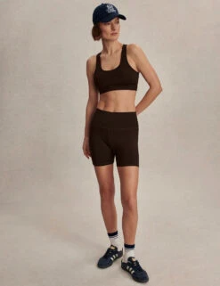 Varley FreeSoft High Waisted Short 5" - Coffee Bean -The Sports Edit varley freesoft hw short 5in coffee bean var03144 5