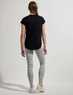 Varley Jade Seamless Tee - Black -The Sports Edit varley jade seamless tee black VAR01412 6