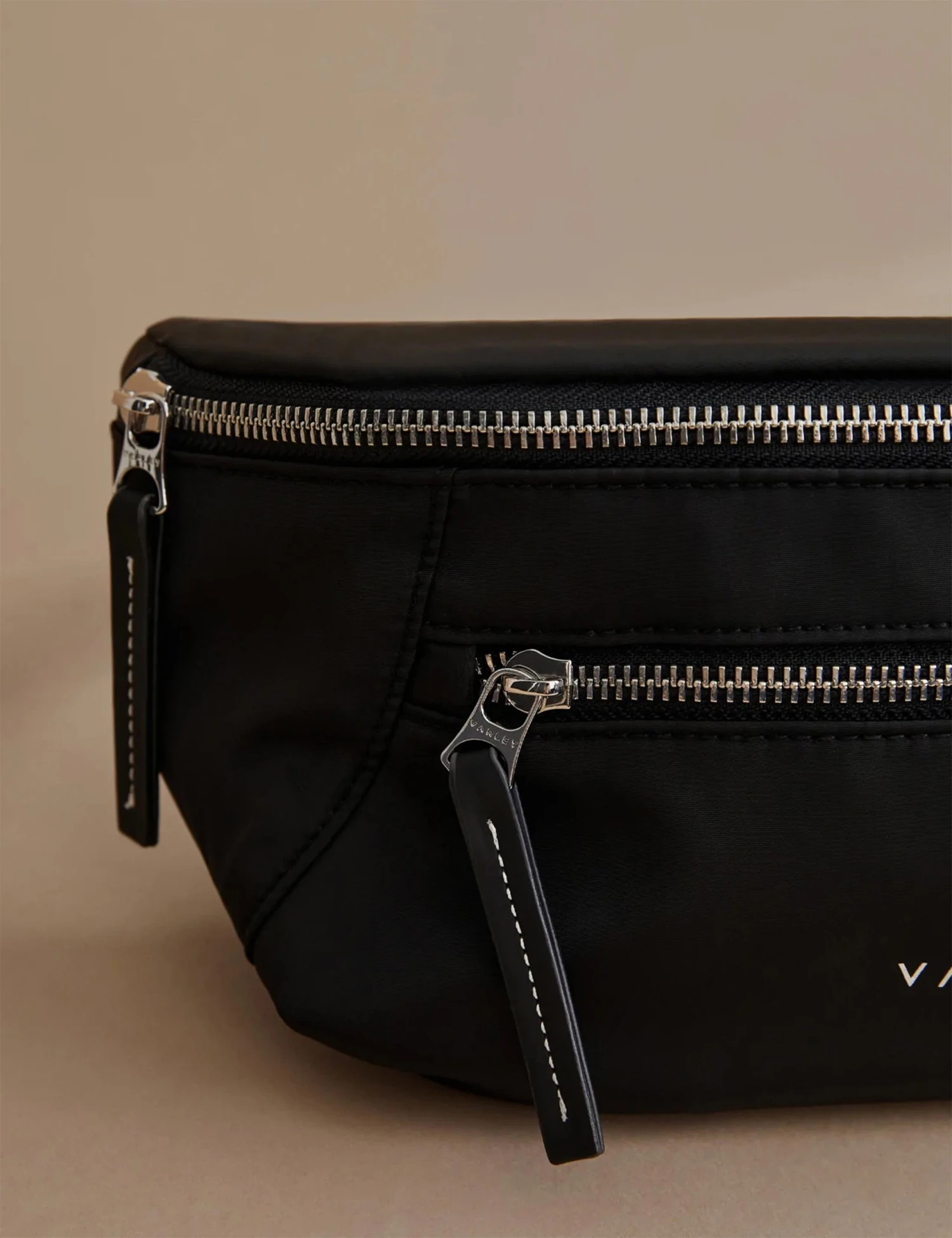 Varley Lasson Belt Bag - Black 8 Varley Lasson Belt Bag - Black - Image 6