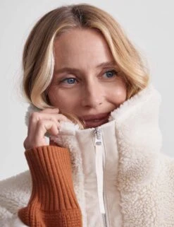 Varley Logan Sherpa Coat - Sandshell -The Sports Edit varley logan sherpa coat sandshell var02219 3