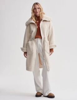 Varley Logan Sherpa Coat - Sandshell -The Sports Edit varley logan sherpa coat sandshell var02219 6