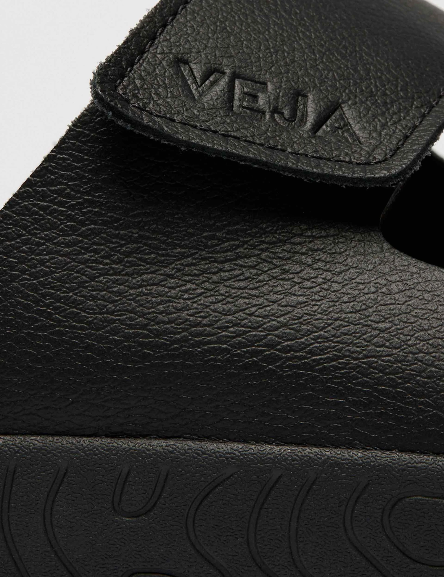 Veja Etna Leather Sandal - Full Black 7 Veja Etna Leather Sandal - Full Black - Image 5