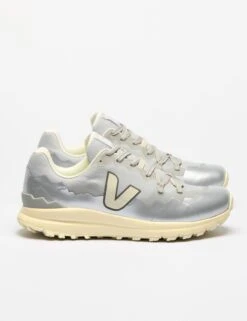 Veja Fitz Roy Light - Shark Pierre Silver -The Sports Edit veja w fitz roy light trainers shark pierre silver ft2320588 3