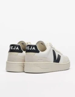 Veja V-90 Leather - White Black 9 Veja V-90 Leather - White Black -The Sports Edit veja w v 90 leather trainers white black vd2021061 4