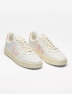 Veja V-90 Leather - White Petale -The Sports Edit veja w v 90 leather trainers white petale vd2020911 2