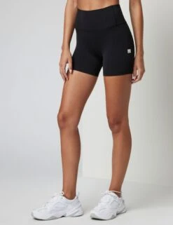 Vuori AllTheFeels Short - Black -The Sports Edit vuori allthefeels short black vw3052blk 2