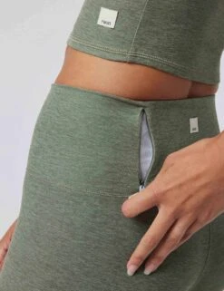 Vuori Clean Elevation Legging - Pistachio Heather -The Sports Edit vuori clean elevation legging pistachio heather VW444HPO 4