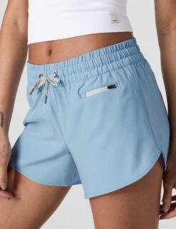 Vuori Clementine 4" Short 2.0 - Surf 13 Vuori Clementine 4" Short 2.0 - Surf -The Sports Edit vuori clementine 4in short 2 0 surf vw3004sur 4