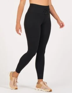 Vuori Daily Legging - Black -The Sports Edit vuori daily legging black VW323BLK 3