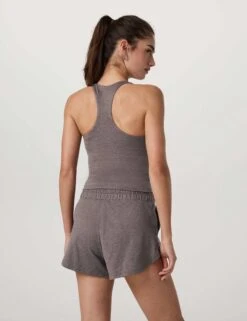 Vuori Halo Performance Crop 2.0 - Huckleberry Heather 9 Vuori Halo Performance Crop 2.0 - Huckleberry Heather -The Sports Edit vuori halo performance crop tank 2 0 huckleberry heather vw1172hhb 5