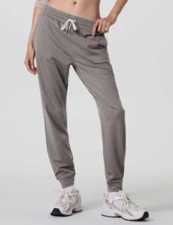 Vuori Performance Jogger - Chia Heather
