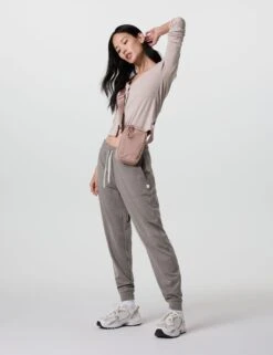 Vuori Performance Jogger - Chia Heather -The Sports Edit vuori performance jogger chia heather vw303hhi 5
